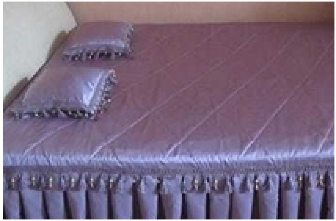 Декоративная подушка квадратная с рюшами